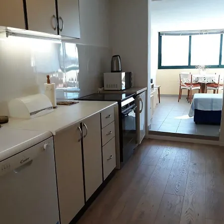 Jela Apartment *